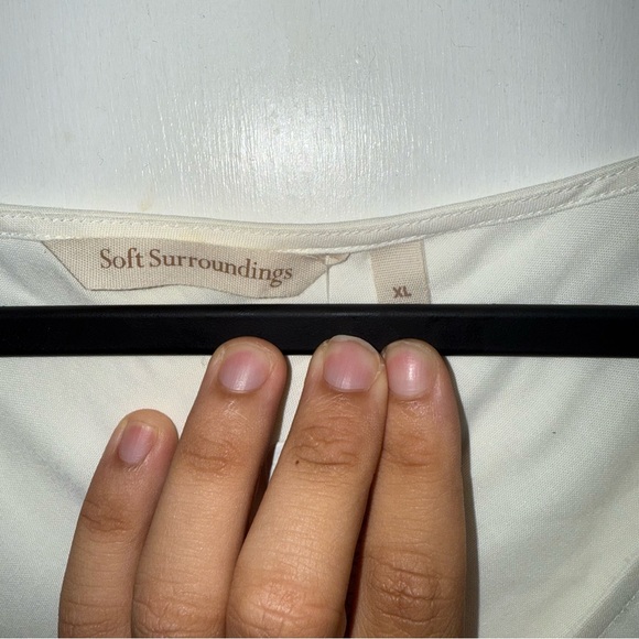 Women’s Soft Surrounding Cream Top SIZE XL - Picture 3 of 5